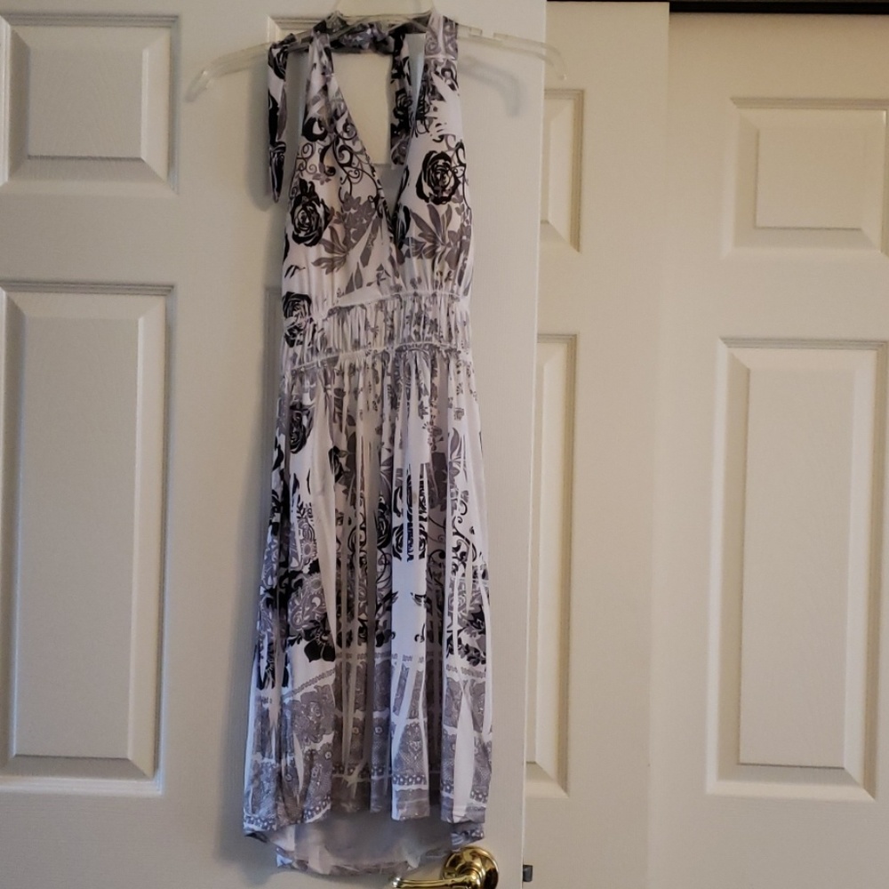 White/grey dress